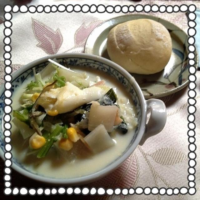 野菜たっぷり冷たい豆乳スープと米粉ぱんランチ