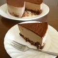 【バレンタインレシピ】ザクザクボトムのチョコムースケーキ♪ by bvividさん