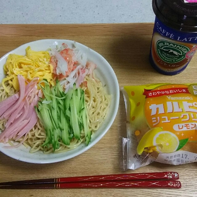 ゴマだれ冷麺、の遅らんち♪