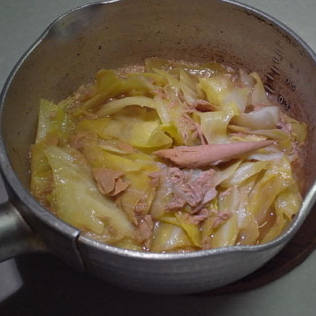 超簡単キャベツとツナ缶のさっと煮