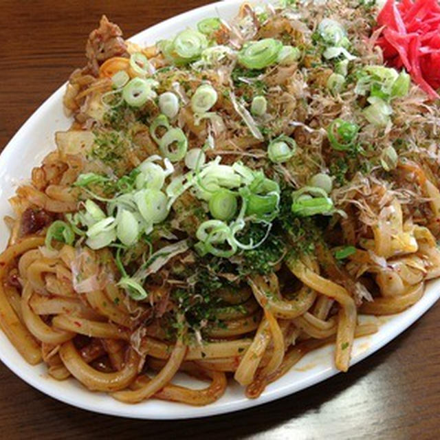 今日の昼ご飯は「キムチ焼うどん」