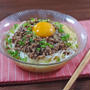 甘辛肉味噌の卵かけ冷やしそうめん