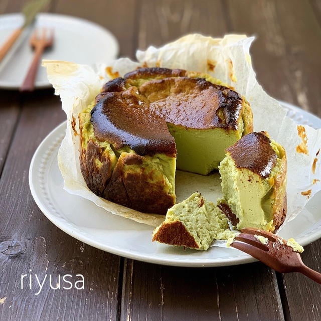 ミキサー使って手間なし 抹茶のバスクチーズケーキ By Riyusaさん レシピブログ 料理ブログのレシピ満載