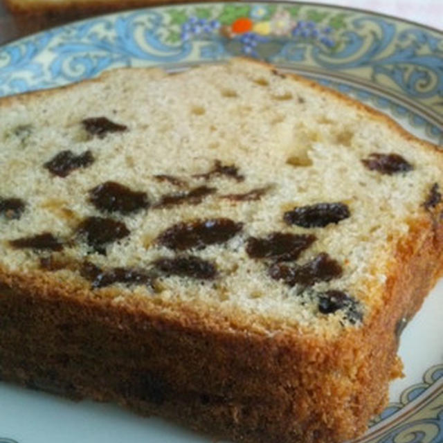 spicy Rum-raisin pound cake　　骨折しちゃいました