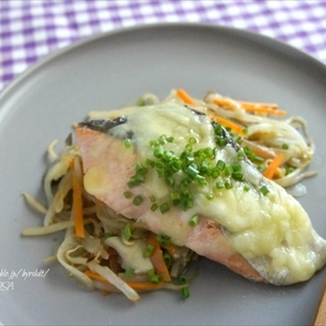 【レシピ】秋鮭と野菜のフライパン蒸し