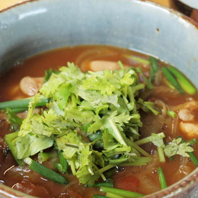 ランチは”レッドカレーうどん”