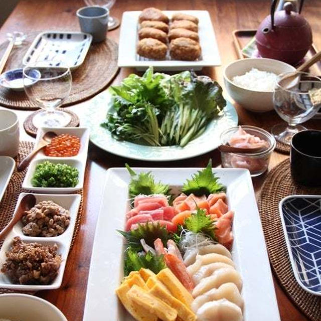 みんなで、手巻き寿司とポテトコロッケ（味付き）。