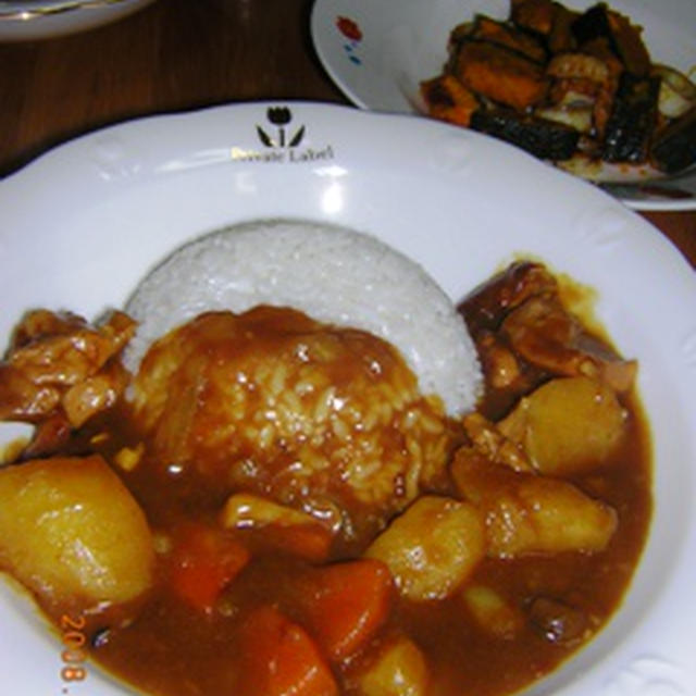 変な組み合わせ・・・チキンカレー　と　カツオのあら汁