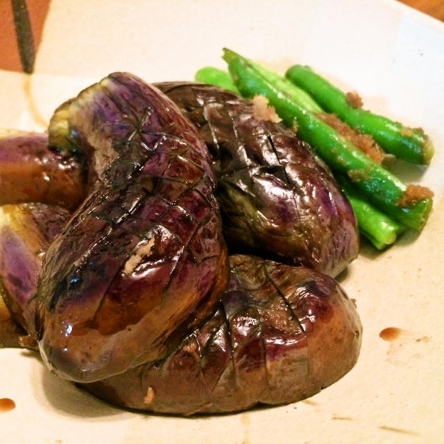 生姜をたっぷり効かせると美味しい「茄子の煮浸し」