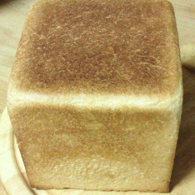 キューブ型でパン・カレ＆自家製酵母のスイーツパン