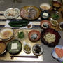 6/11の晩ごはん　お刺身とお野菜系小鉢７品とお惣菜で(^_-)-☆