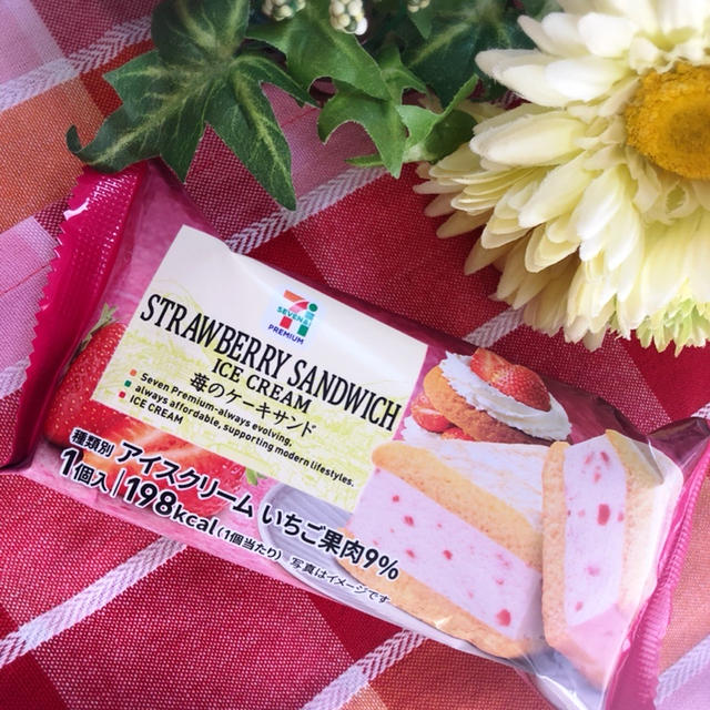 【セブン人気商品】ようやくゲット❤️人気の苺ケーキアイス