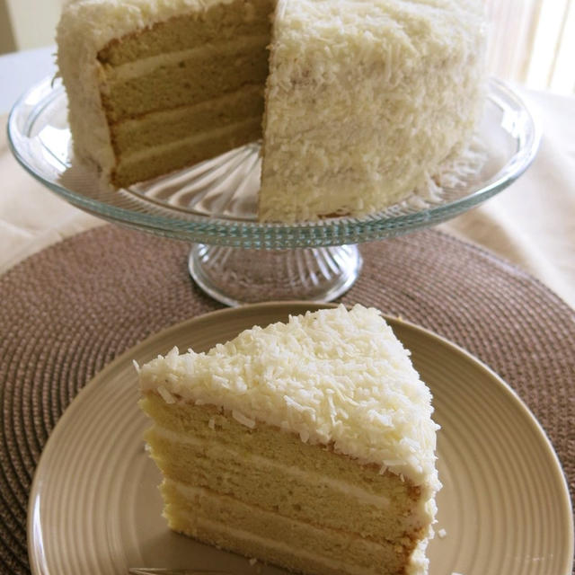 ココナッツケーキと新年会の料理