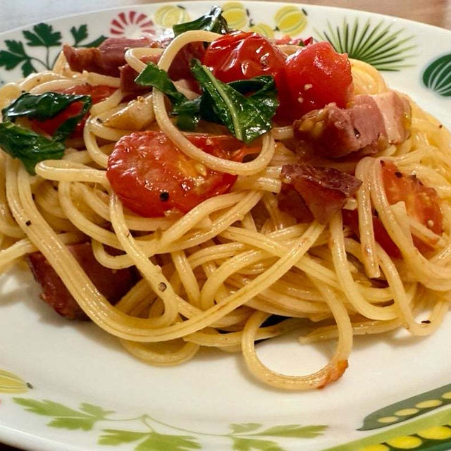夏向きトマトとベーコンとバジルのパスタ ♪