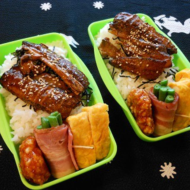 ５月３０日　秋刀魚の蒲焼丼弁当　大3＠長男　＆　高2＠ぴょんぴ
