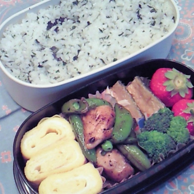 鶏とスナックエンドウ弁当