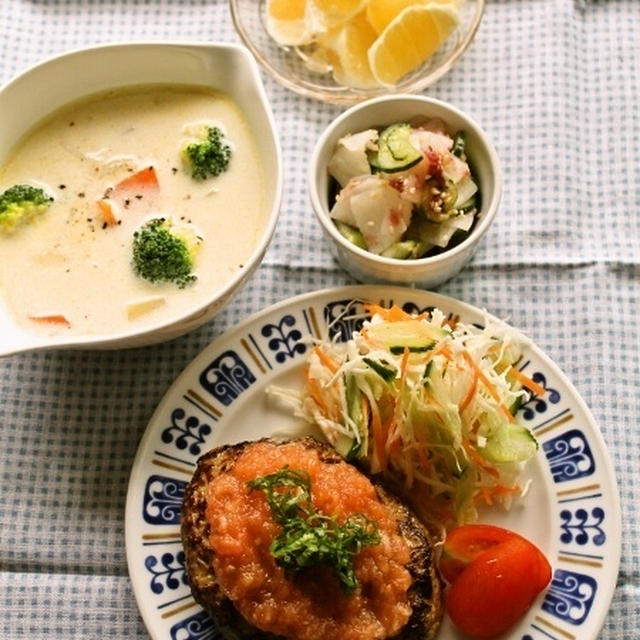 豆腐ハンバーグトマトおろしソース