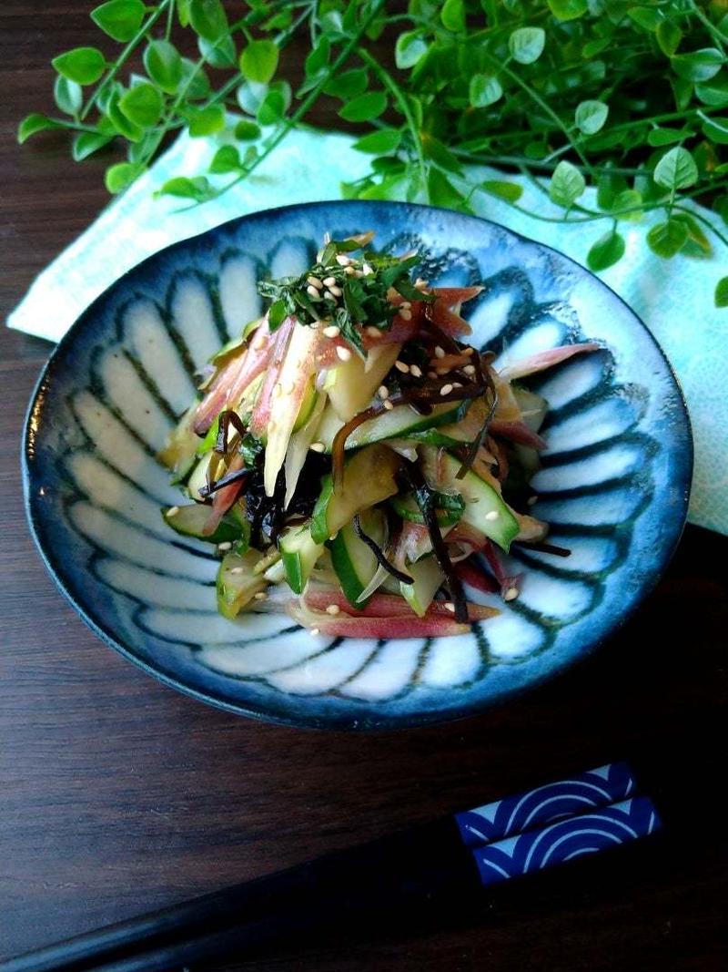 ポリ袋で揉み込むだけ☆ラー油でちょいピリ辛〜きゅうりとミョウガの塩昆布和え