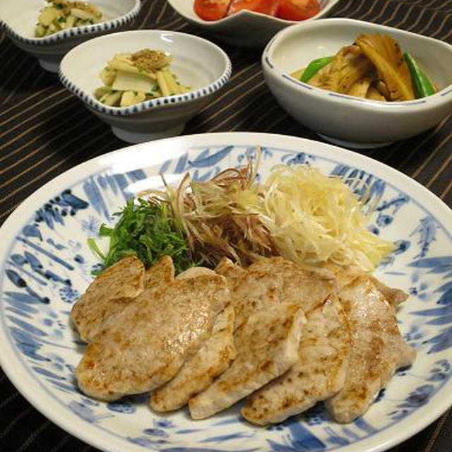 三種の薬味で楽しむ、豚モモ肉で和風焼肉♪