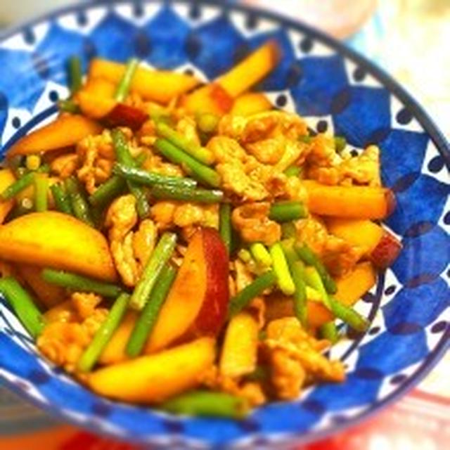 豚肉とさつまいもとにんにくの芽を炒めたの。