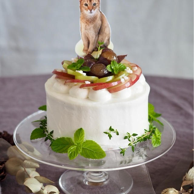 ちび子の命日　クリームだらけのケーキだよ♪