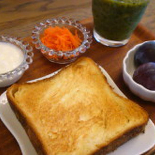 8/31 朝食：ボローニャのデニ食