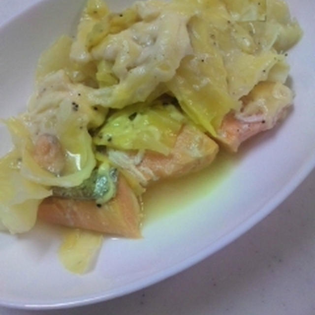 塩鮭のチーズキャベツ蒸し