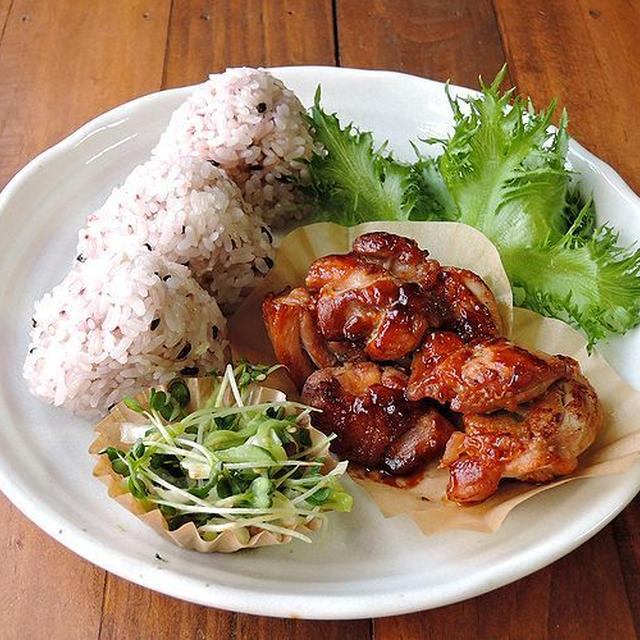 9/24(土)鶏の山賊焼きプレートランチ