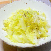 野菜をもりもり食べたくて、、生姜でサッパリ爽やか〜春キャベツのオイル蒸し。