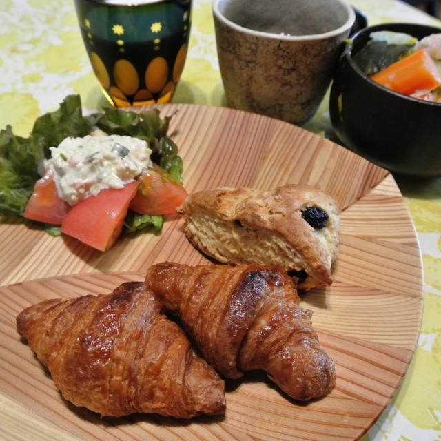 頂き物でパンの朝ご飯