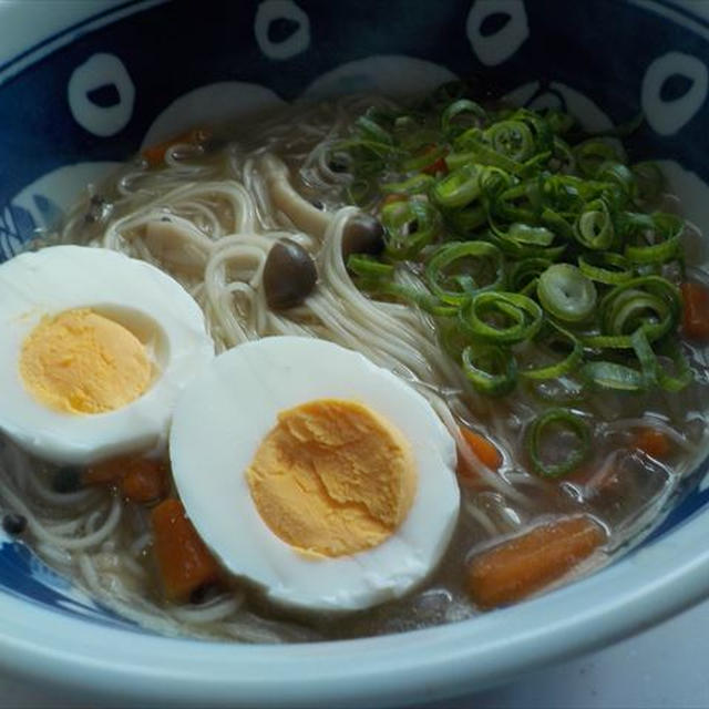 白菜、春雨と鱧団子のスープ。リメイクでにゅう麺。