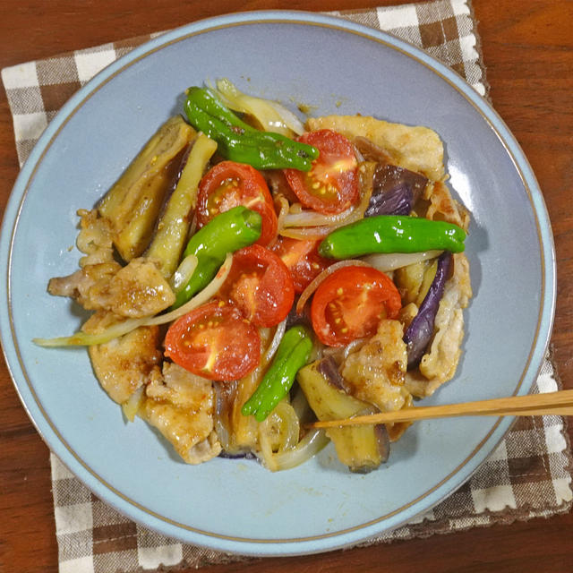 暑さに負けないように！旬なトマトとトロ茄子の豚肉生姜炒め