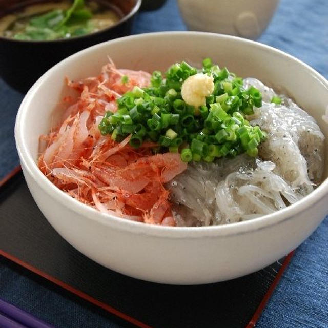 朝食に☆生じらすと桜えびの新鮮丼