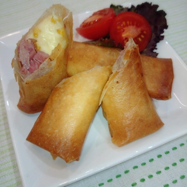 スパムとベビーチーズの春巻きと鯖味噌煮缶で一品♪