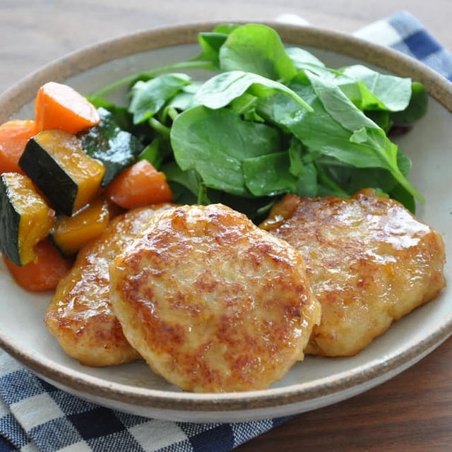 まろやかな甘辛味で大満足！節約にもおすすめ、ごはんが進む「チキンバーグ」レシピ