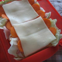 ルクエde彩り野菜と豚肉のチーズミルフィーユ（レシピ）*