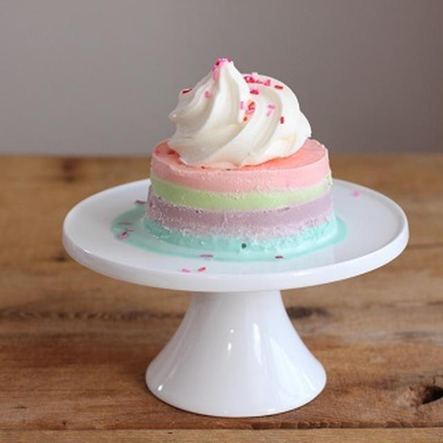 簡単誕生日ケーキ 市販のアイスで作るレインボーアイスケーキ By 山本リコピンさん レシピブログ 料理ブログのレシピ満載