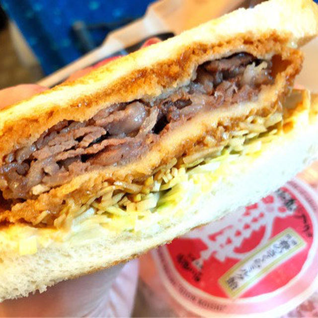 京都からの新幹線で、カツサンド食べ比べ