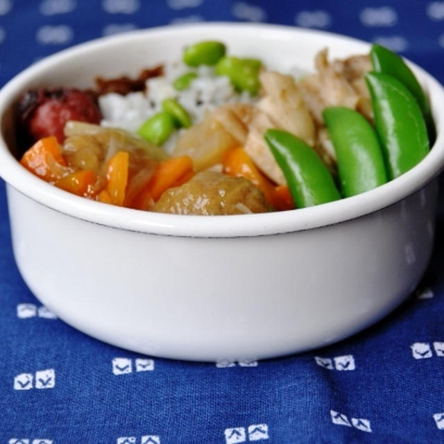 メンチボールの甘酢あんかけ弁当。