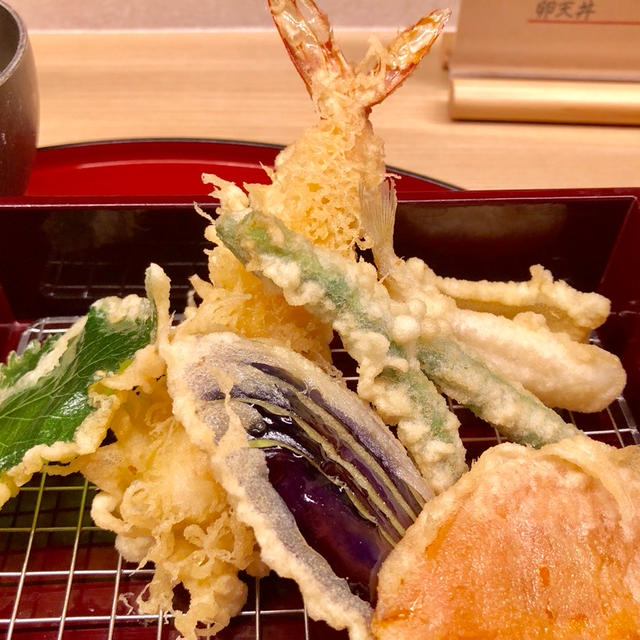 銀座で900円で天ぷら定食　天ぷらやす田　昼も夜も定食メニューあり　