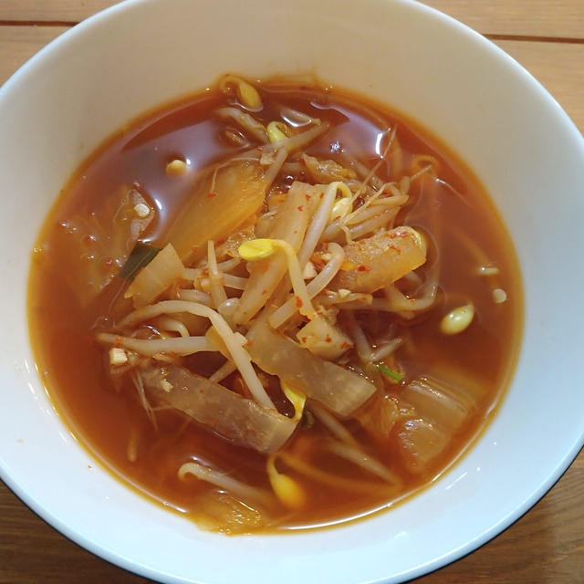 キムチともやしのスープ～「賢い山村生活」の料理です♪