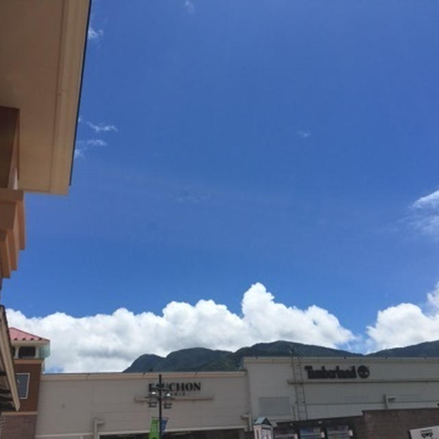 御殿場プレミアムアウトレット ロッカーと宅配便と昼ごはん