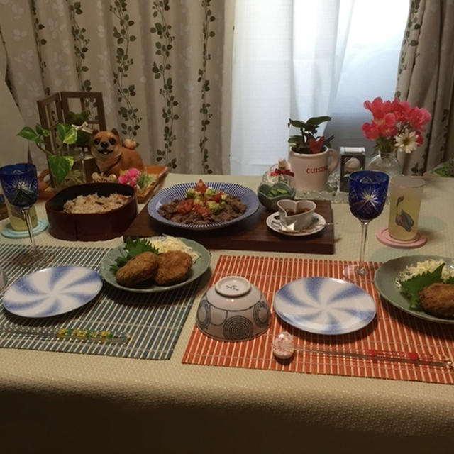 焼肉のサルサソース&ズッキーニと茄子入りメンチカツ&タコ入りかやくご飯
