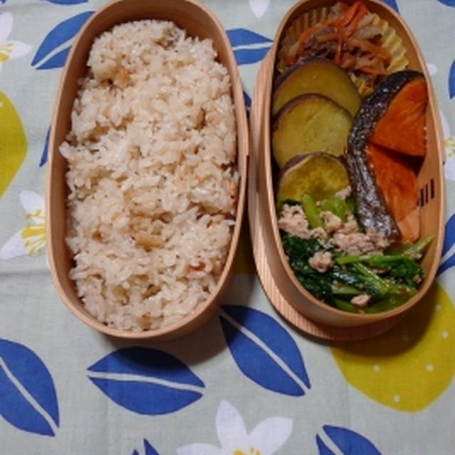 *曲げわっぱ弁当*　意図せず鮭づくし弁当