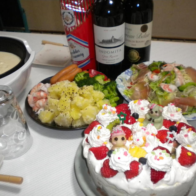 楽しくわいわいチーズフォンデュと可愛いマジパンケーキ♪