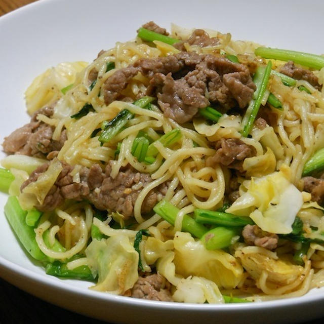 あるもので簡単晩ご飯！たっぷり野菜とビーフの和風ペパー焼きそば。