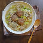 旨み際立つ！3種のキノコと肉団子の白菜炒め煮