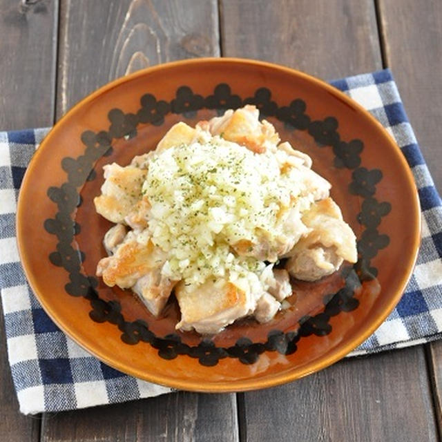 手間かからずにできる！節約作り置きおかず【こんがりチキンステーキ　オニオンソース添え】