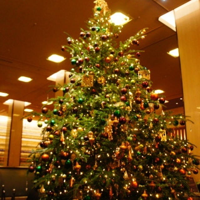 【帝国ホテル　クリスマスツリー】