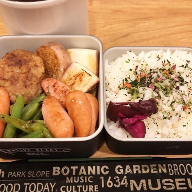 今日の中2男子弁当〜ワカメの味噌汁とハンバーグ